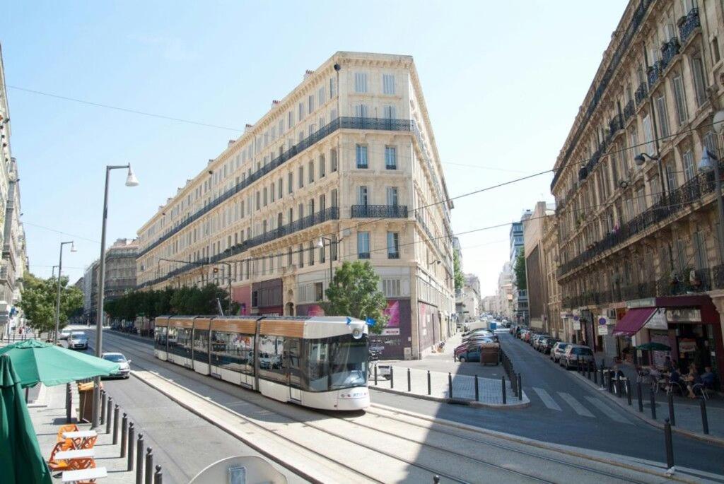 Pied-A-Terre Cosy Pour Escale Marseillaise Apartment Marseille Luaran gambar